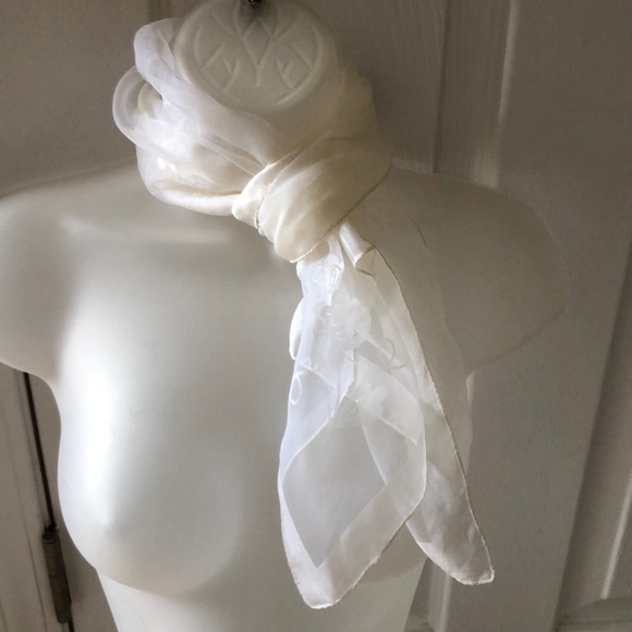 Breezy Feminine Oblong Scarf Floral Print Made in Italy - Picture 1 of 9